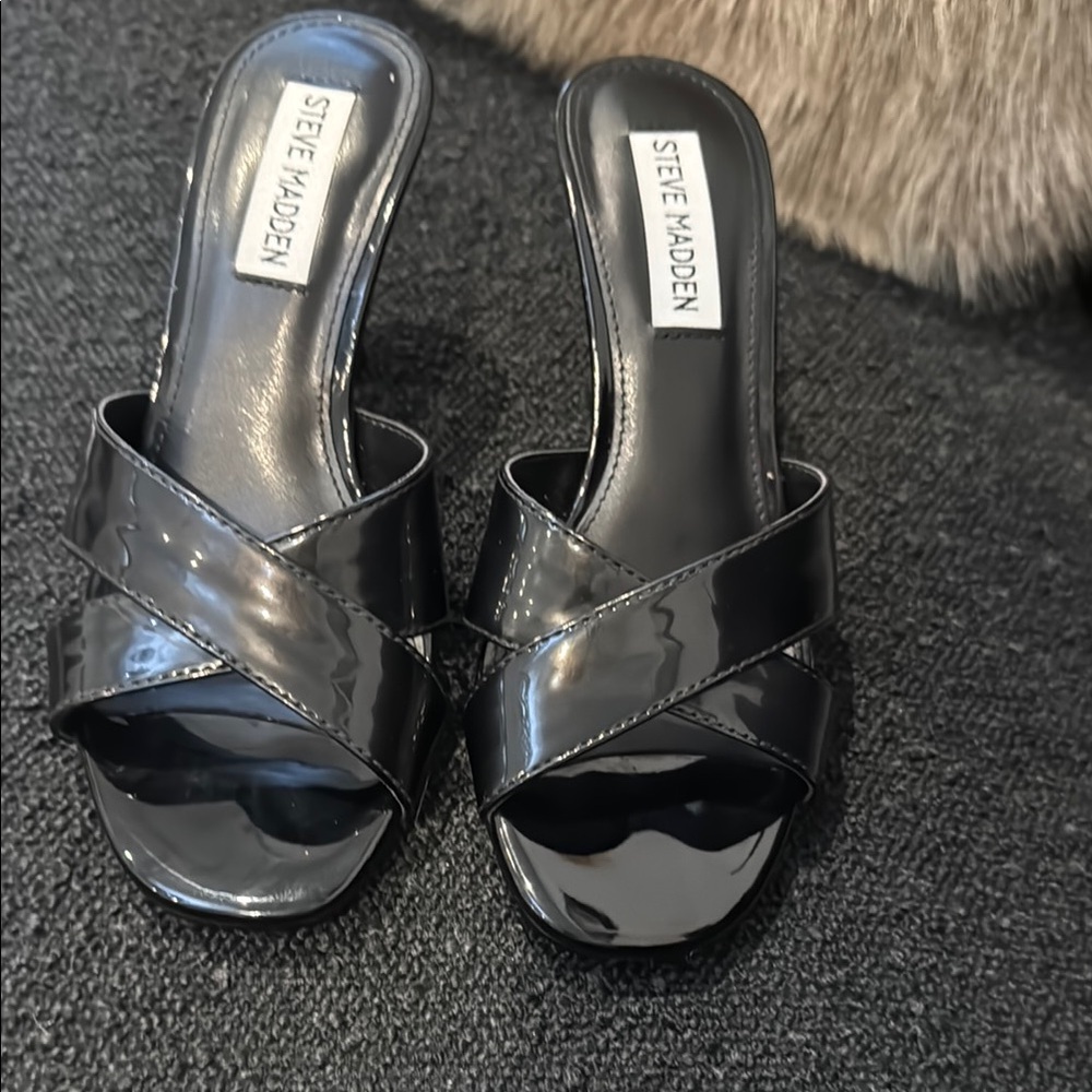 Steve Madden heel